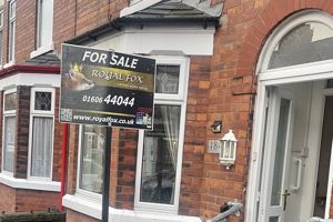 The Sign That Sells- click for photo gallery